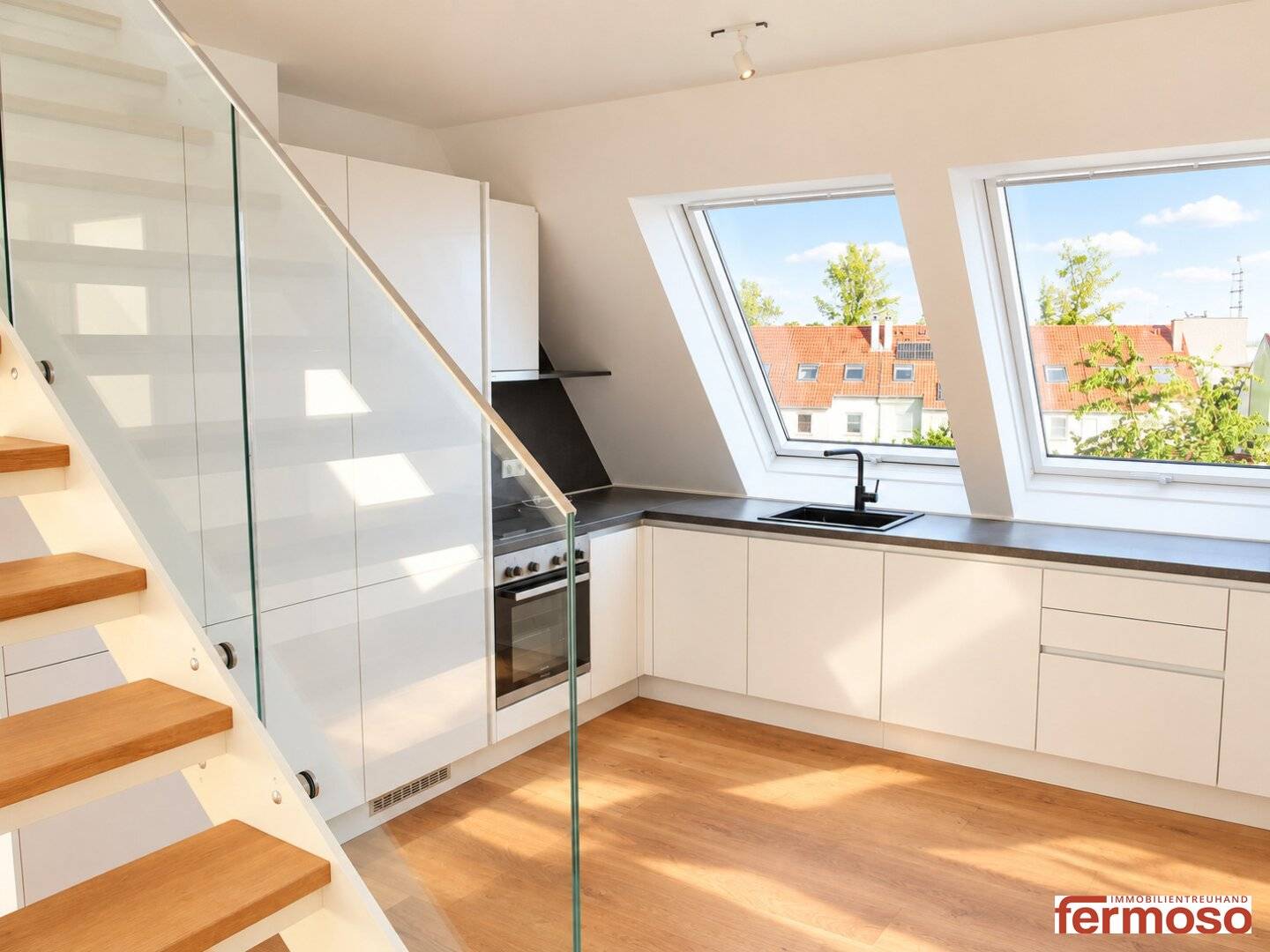 Modern 3-room Attic Apartment with Panoramic Terrace, Air Conditioning and Underground Garage in Leopoldsdorf