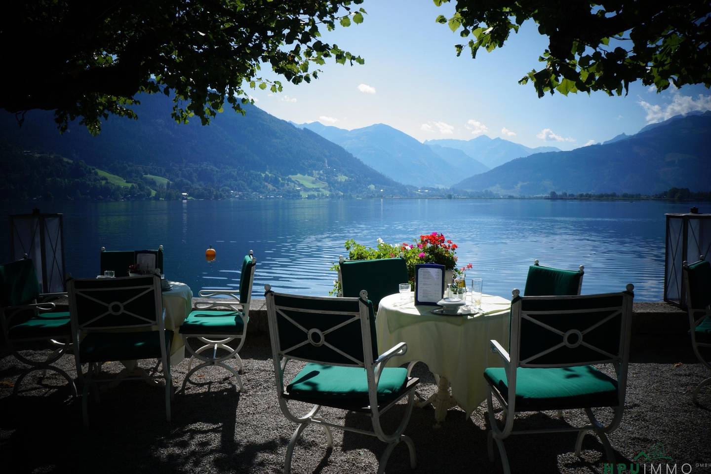 Directly by golf course with Kitzsteinhorn view family apartment