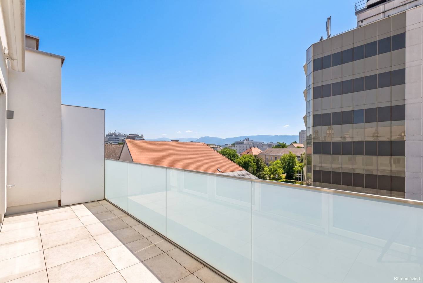 ERSTBEZUG: Moderne Maisonette mit Balkon & Loggia am Benediktinermarkt in Klagenfurt!