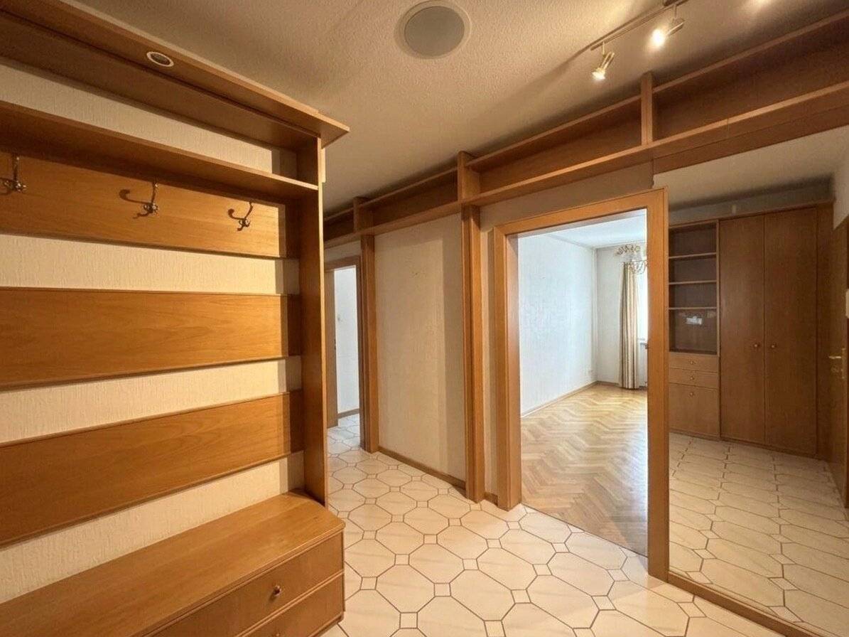 Bright and quiet 3-room apartment with loggia near the Upper Old Danube
