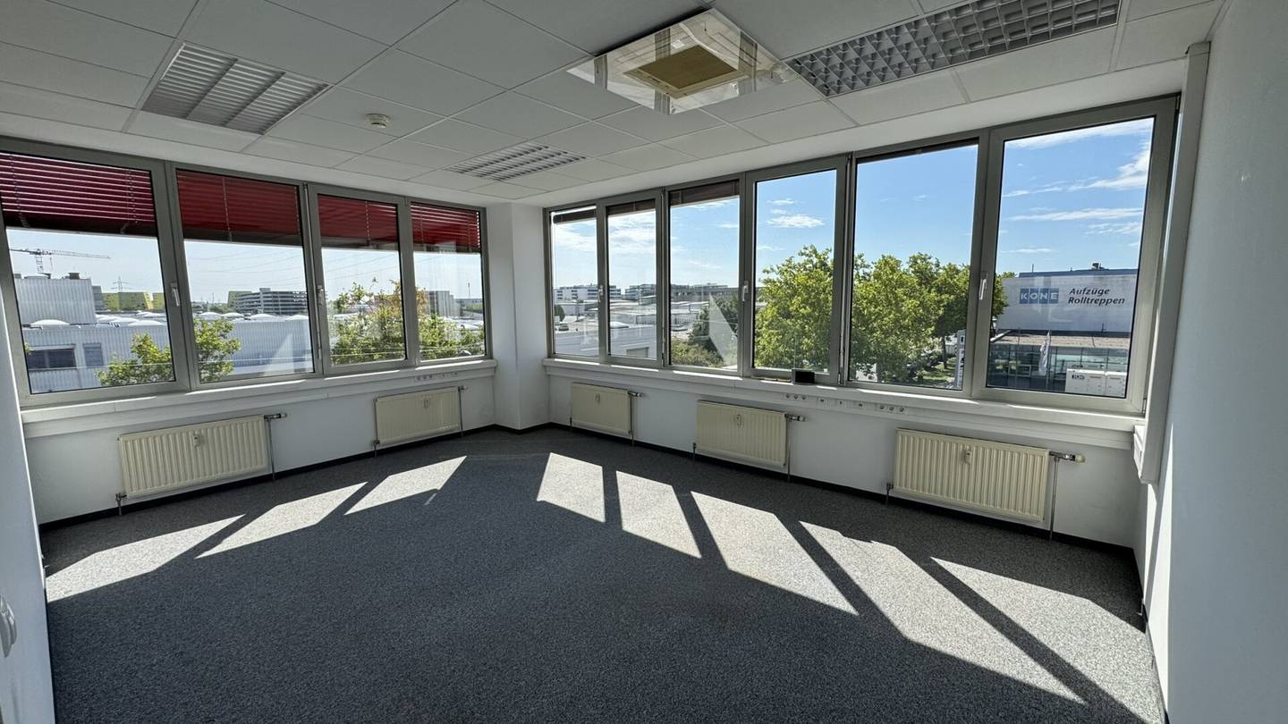 Klimatisierte, helle Eck-Bürofläche im 2. Liftstock - Nähe U6 Perfektastraße, Bäckerei Mann