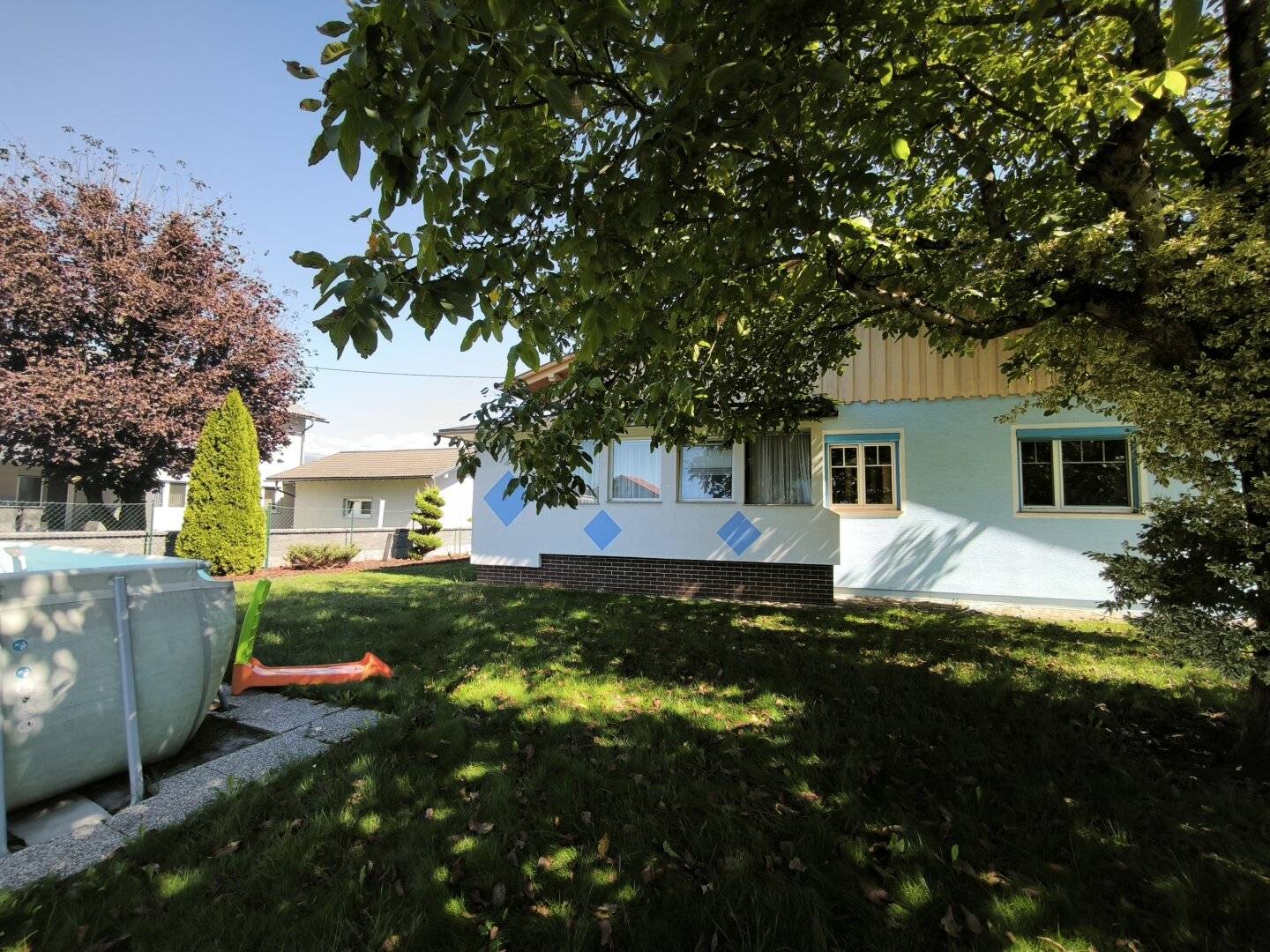 Well maintained bungalow with approx. 120 m² and large garden near Bleibung