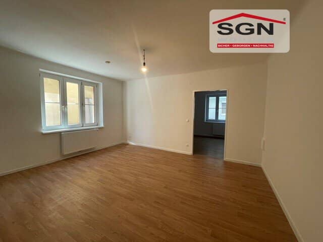 2-room renovated cooperative apartment in Hainburg center