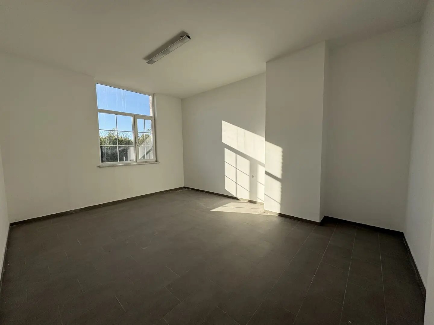 PROVISIONSFREI!!! Vielseitig nutzbarer Raum, Büro, Lager im Industriegebiet – ca. 22 m² D13/1