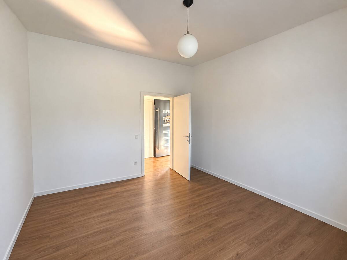 Family apartment with private garden and terrace in a quiet location