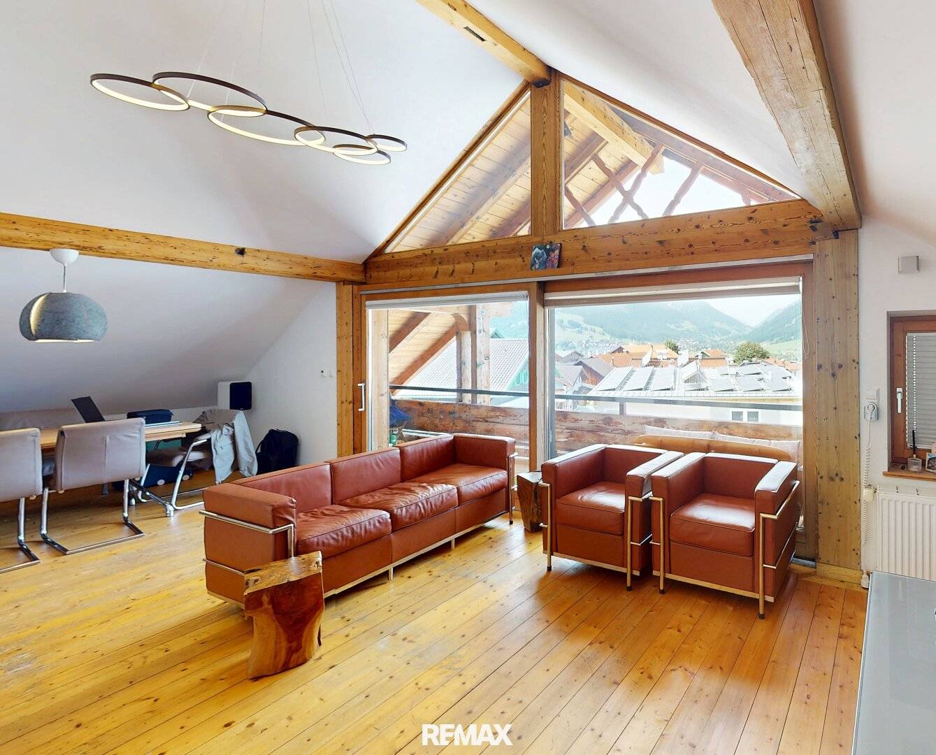 Wohnhaus mit Praxis und Entwicklungspotenzial in Ehrwald!