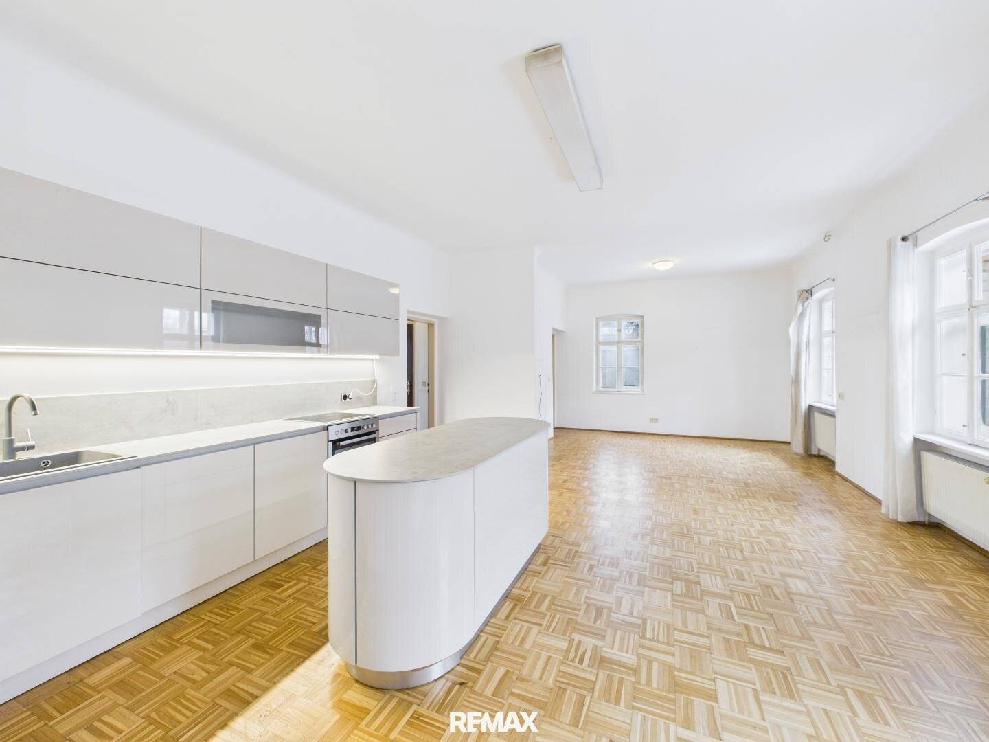 End terrace house with 235 m² garden for caretaker/couple
