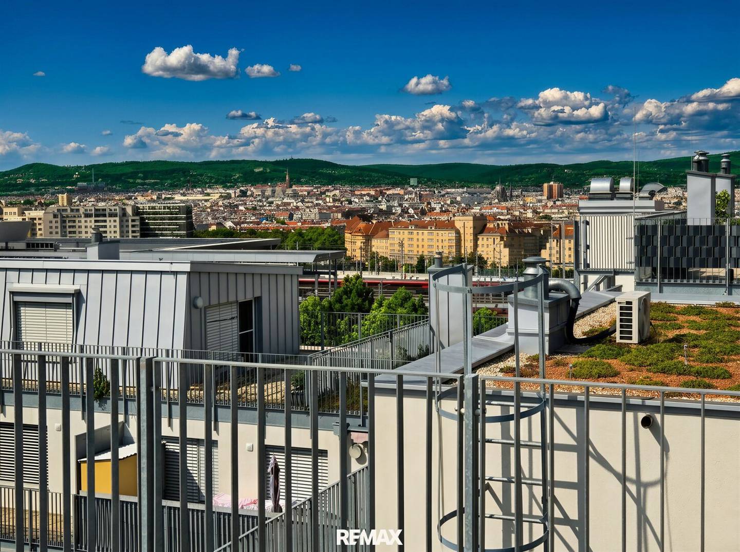 Above the Roofs of Vienna - furnished - 4 rooms