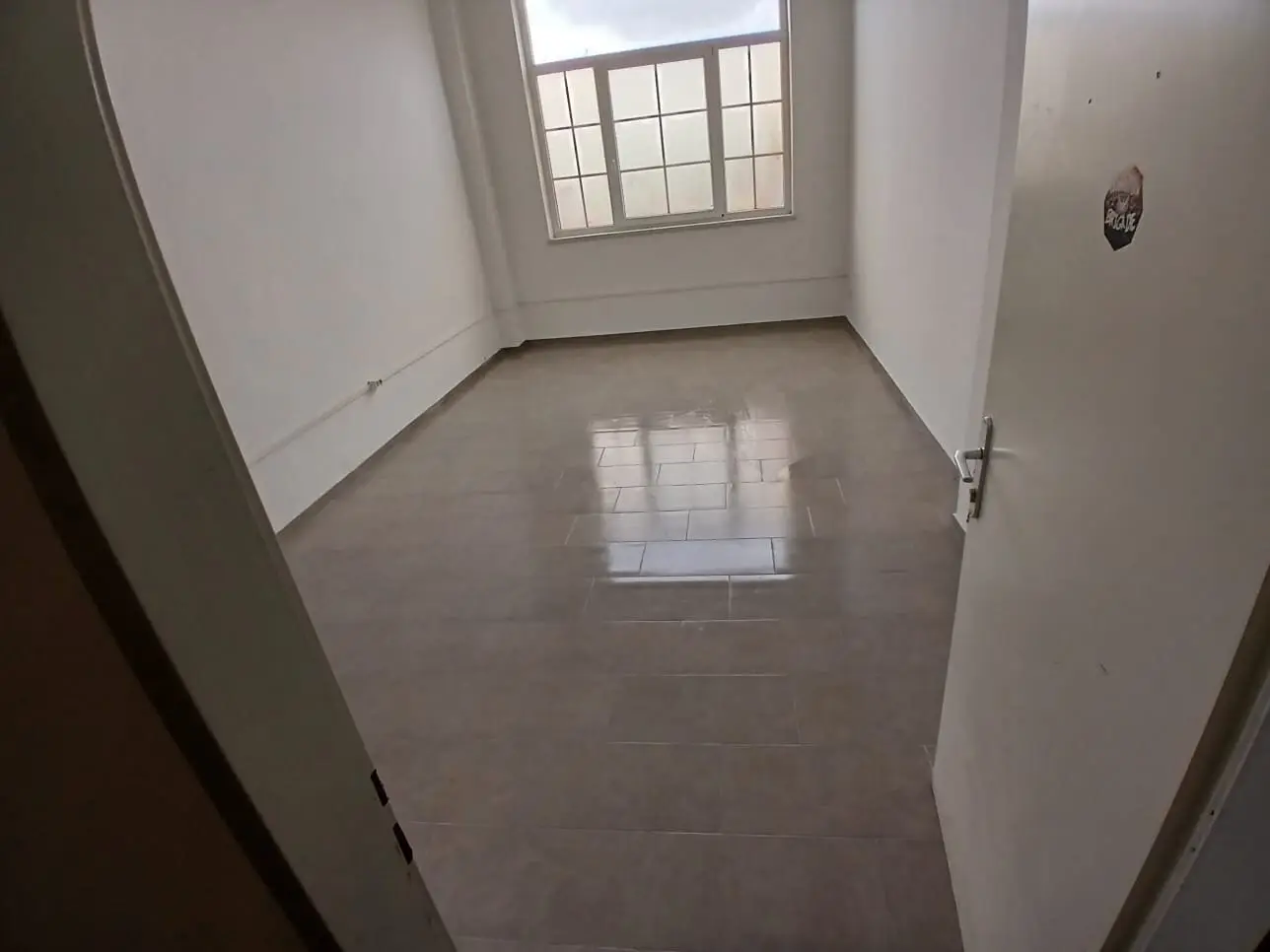 COMMISSION-FREE!!! Versatile usable space, office, storage in industrial area – approx. 22 m² D13/1