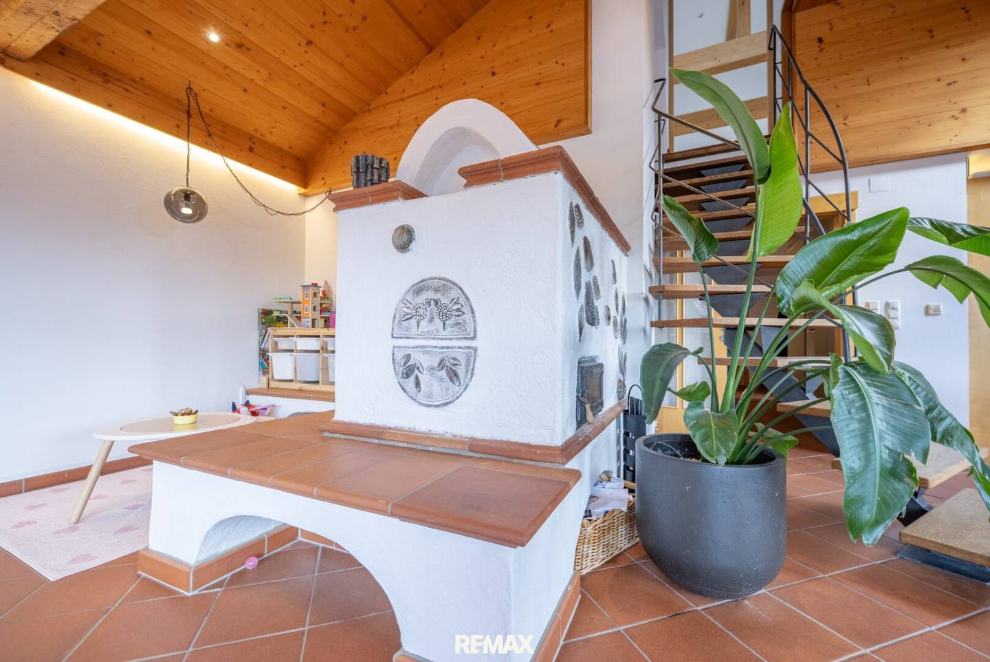 Loft-style 2-room maisonette over two levels