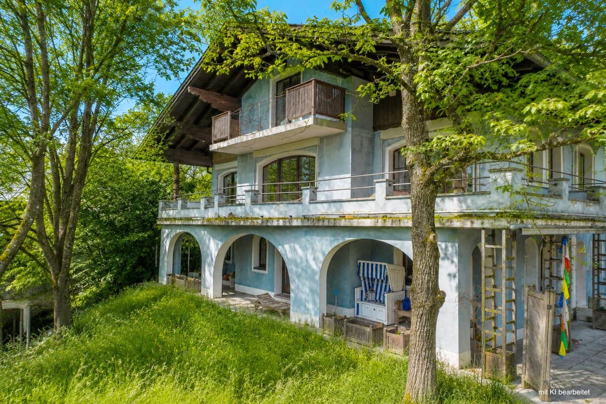 Wohnen über Gmunden – Seeblick, Privatsphäre und Raum für neue Ideen