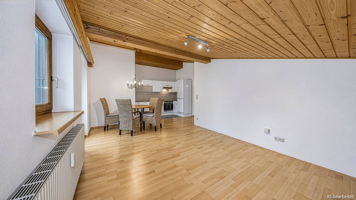 Dachgeschosswohnung mit Bergblick und Ostbalkon