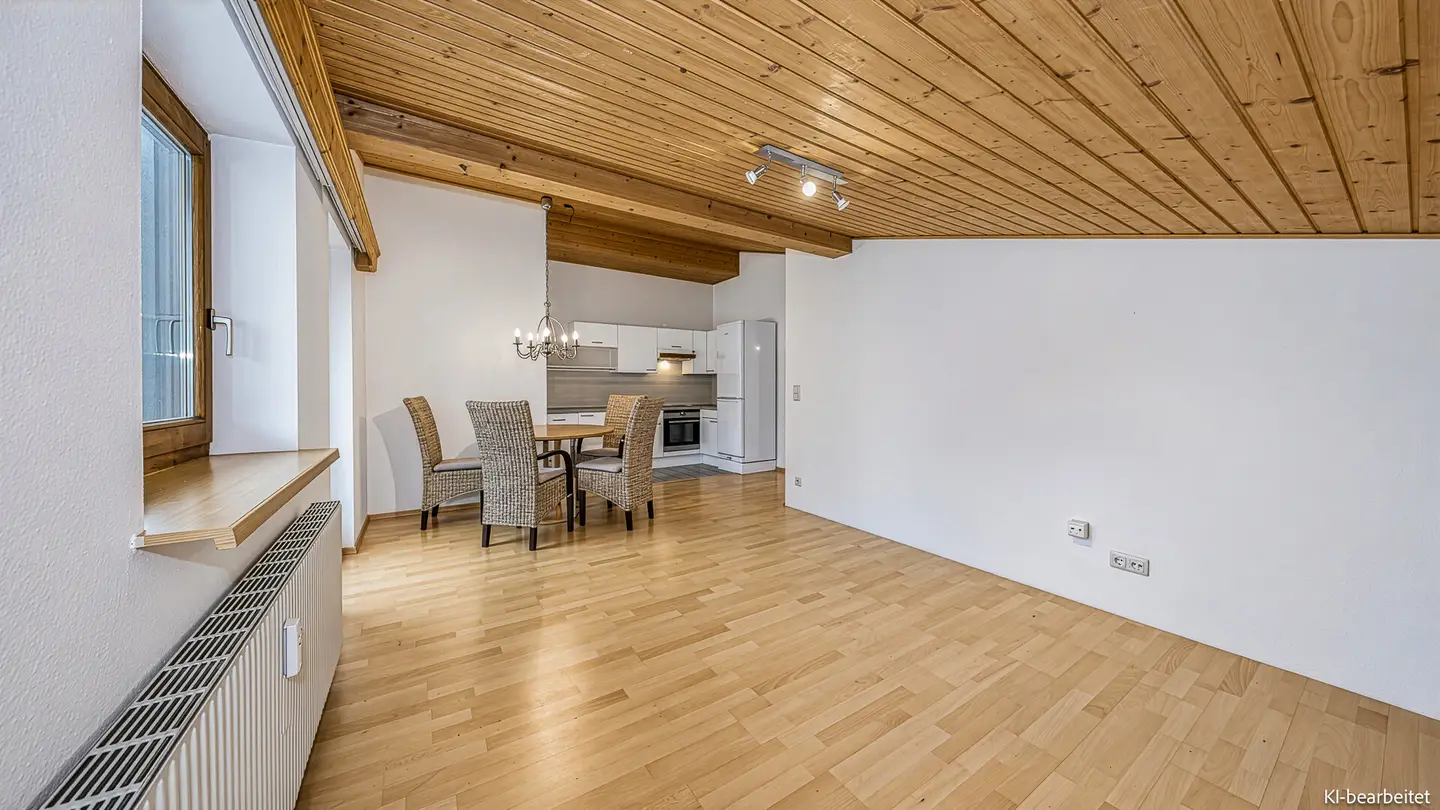 Dachgeschosswohnung mit Bergblick und Ostbalkon