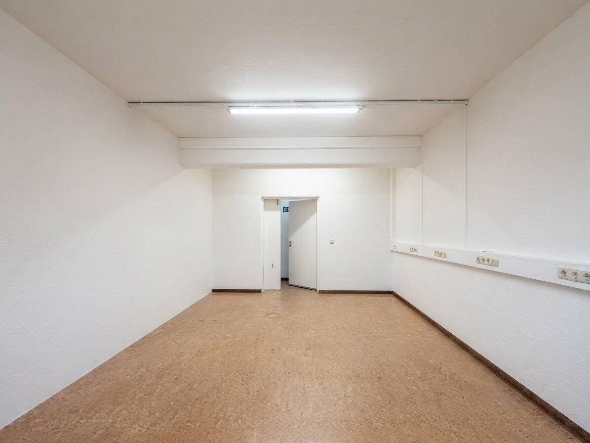 Small offices for quiet work directly at U4/U6
