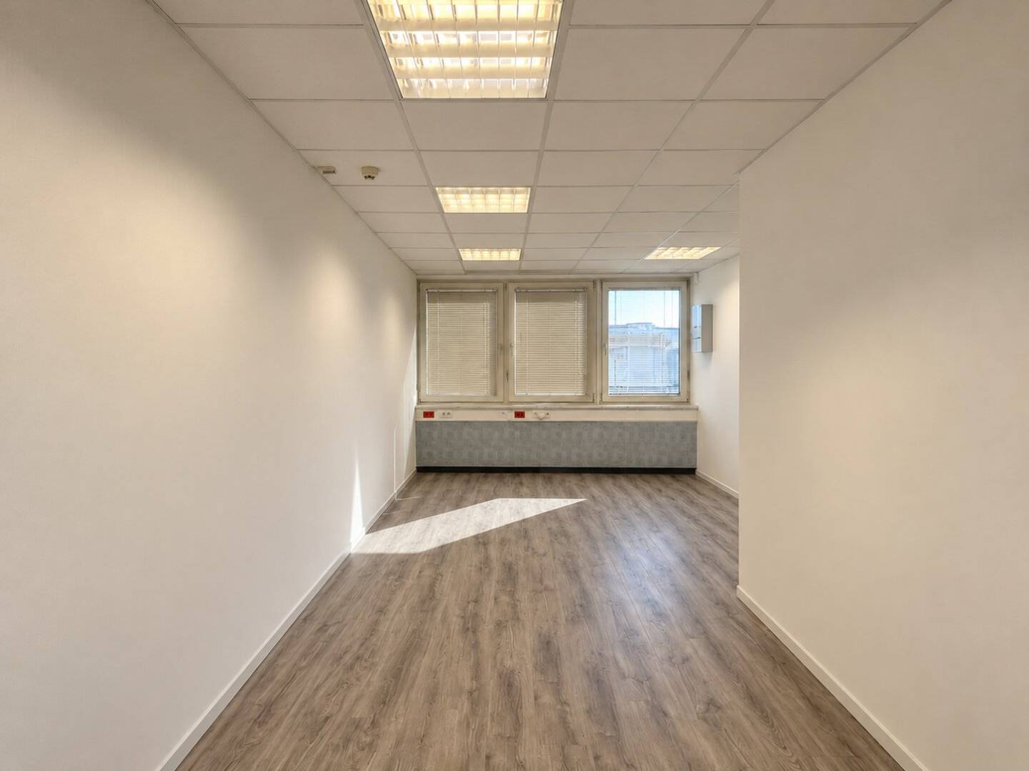 Small offices for quiet work directly at U4/U6