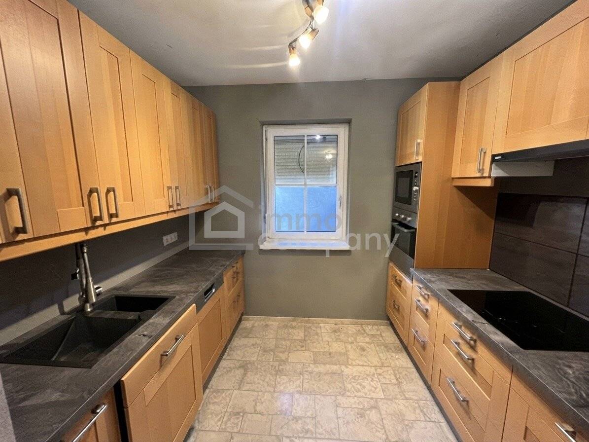 Family-friendly semi-detached house with garden, terrace &amp; good infrastructure in Stockerau