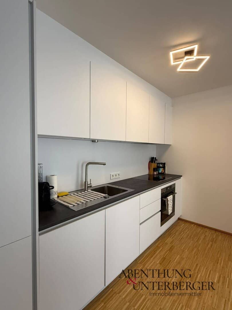 Modern terrace apartment 58m² with mountain view, loggia, garage &amp; fitted kitchen in Volders