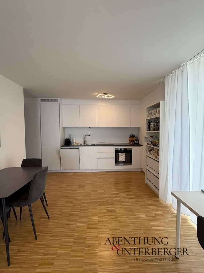 Modern terrace apartment 58m² with mountain view, loggia, garage &amp; fitted kitchen in Volders