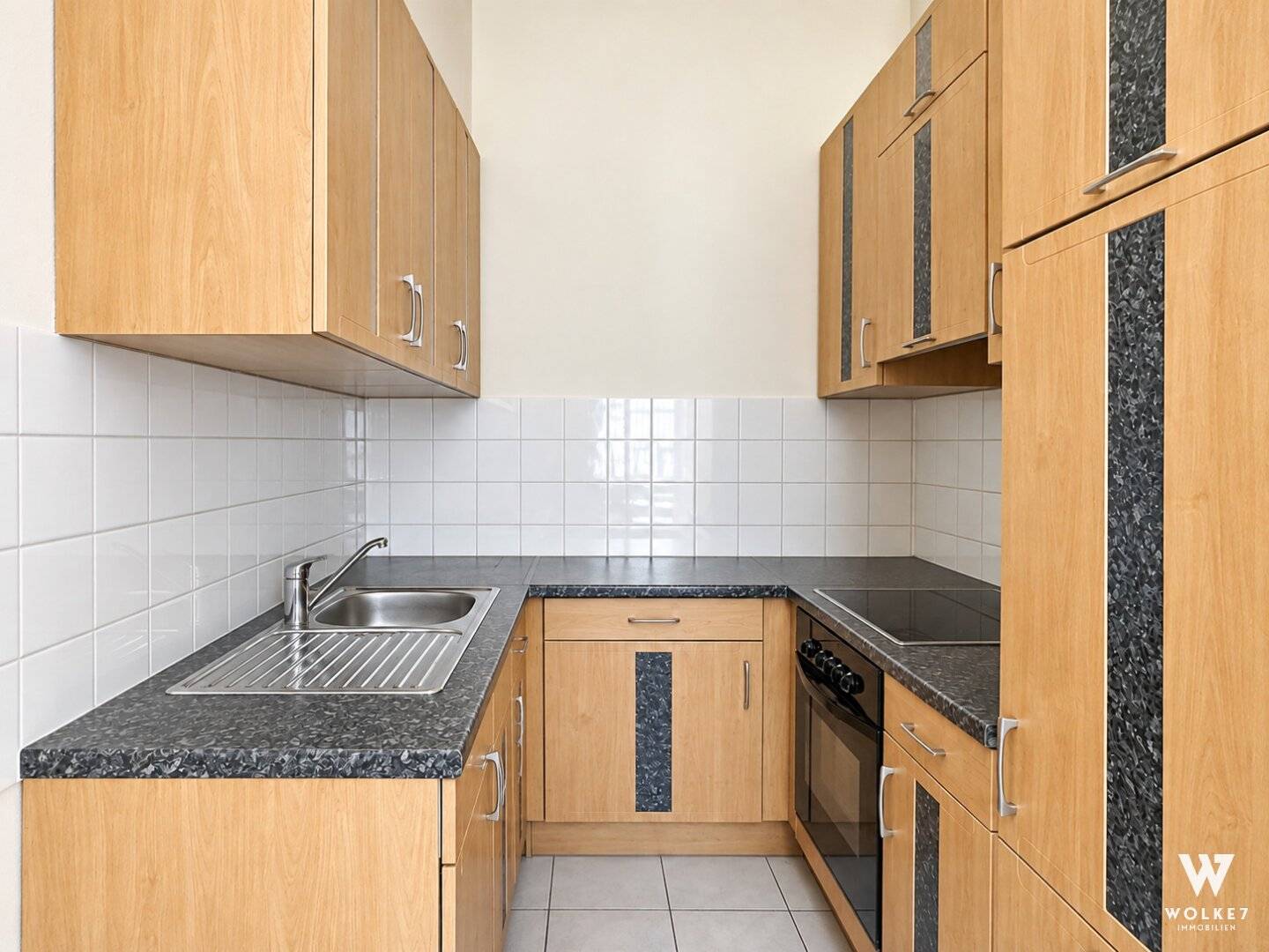 Charming 3-room period apartment - urban living &amp; well connected