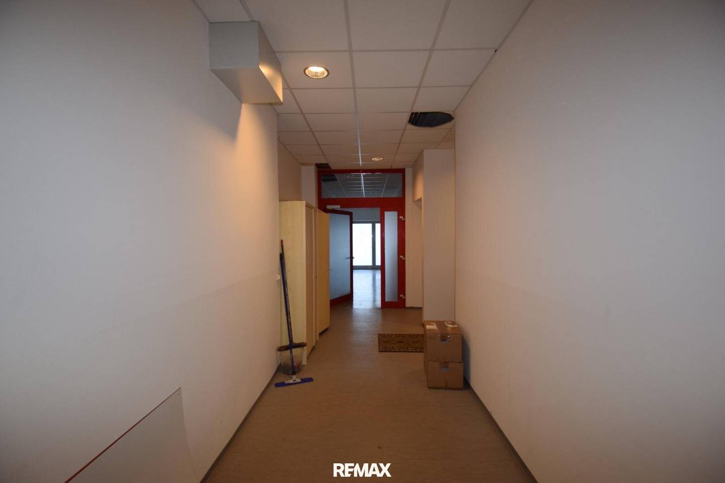 Investment – Commercial and Office Building with Existing Lease