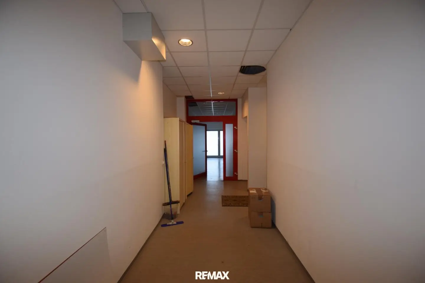 Investment – Commercial and Office Building with Existing Lease