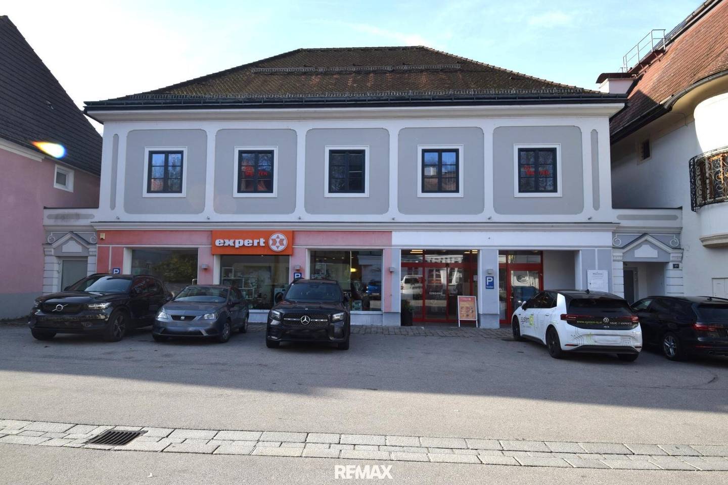 Investment – Commercial and Office Building with Existing Lease