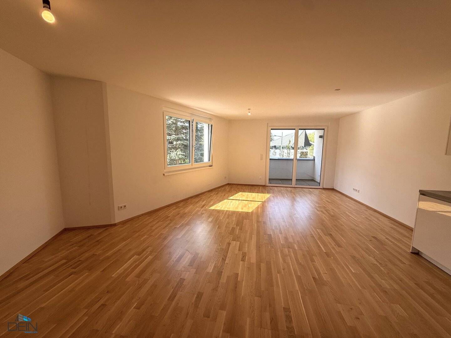 NEU! RUHIGE 1 ZIMMER NEUBAUWOHNUNG MIT EINER LOGGIA NÄHE BADETEICH SÜSSENBRUNN!