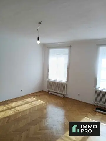 Charming 2.5-room old building apartment in prime location