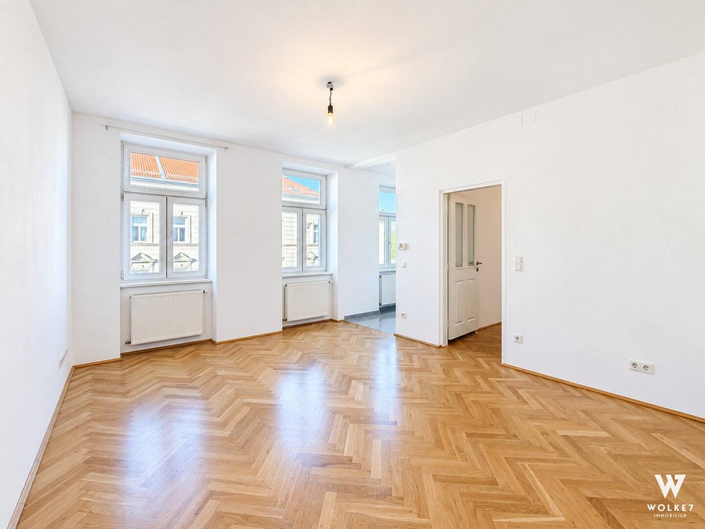 Charming 2-room period apartment incl. elevator Thoughtful layout Between Kongresspark and Yppenplatz