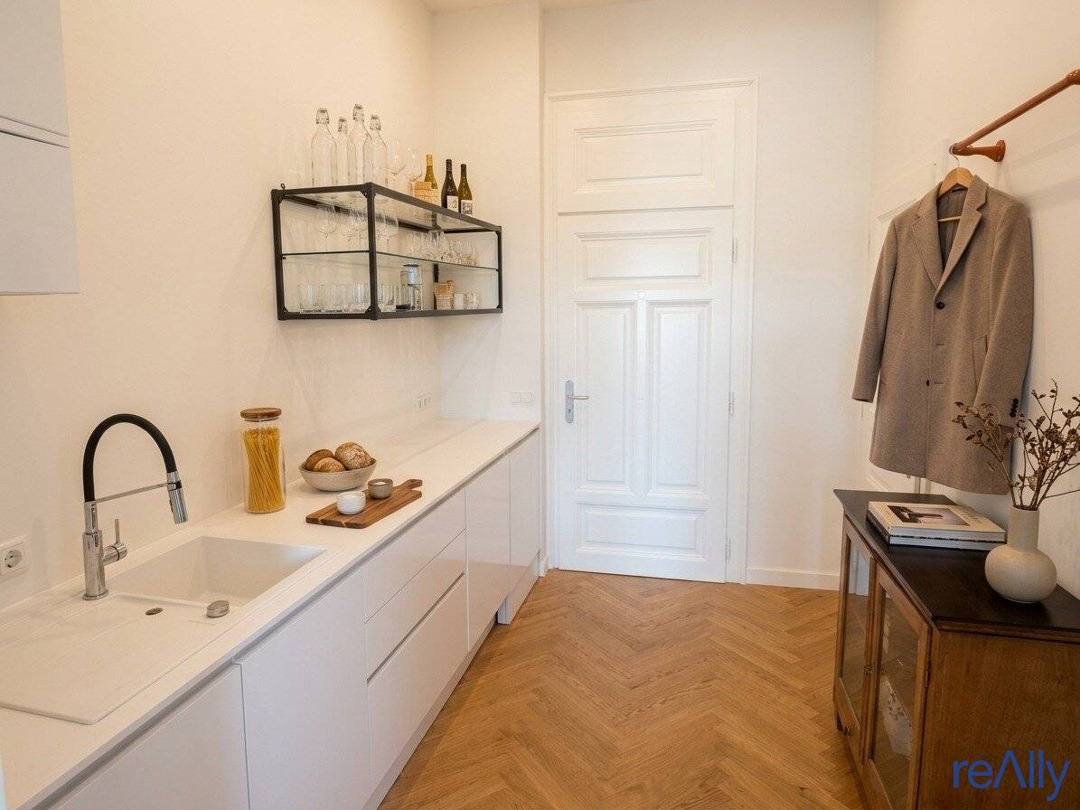 Sanierte 1-Zimmer-Wohnung direkt am Yppenplatz