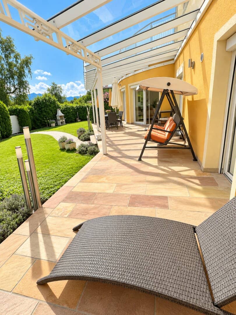 Velden am Wörthersee, Apartment building with 3 autonomous residential units, garden, terraces &amp; wellness