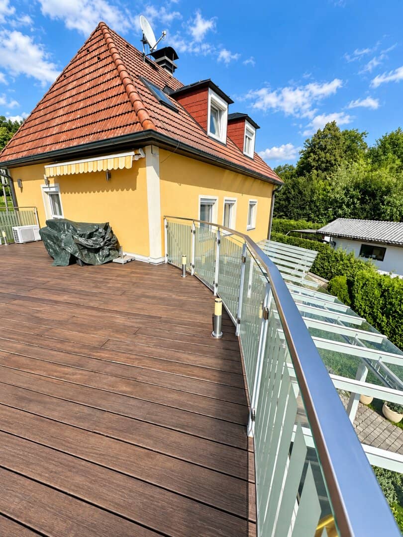 Velden am Wörthersee, Apartment building with 3 autonomous residential units, garden, terraces &amp; wellness