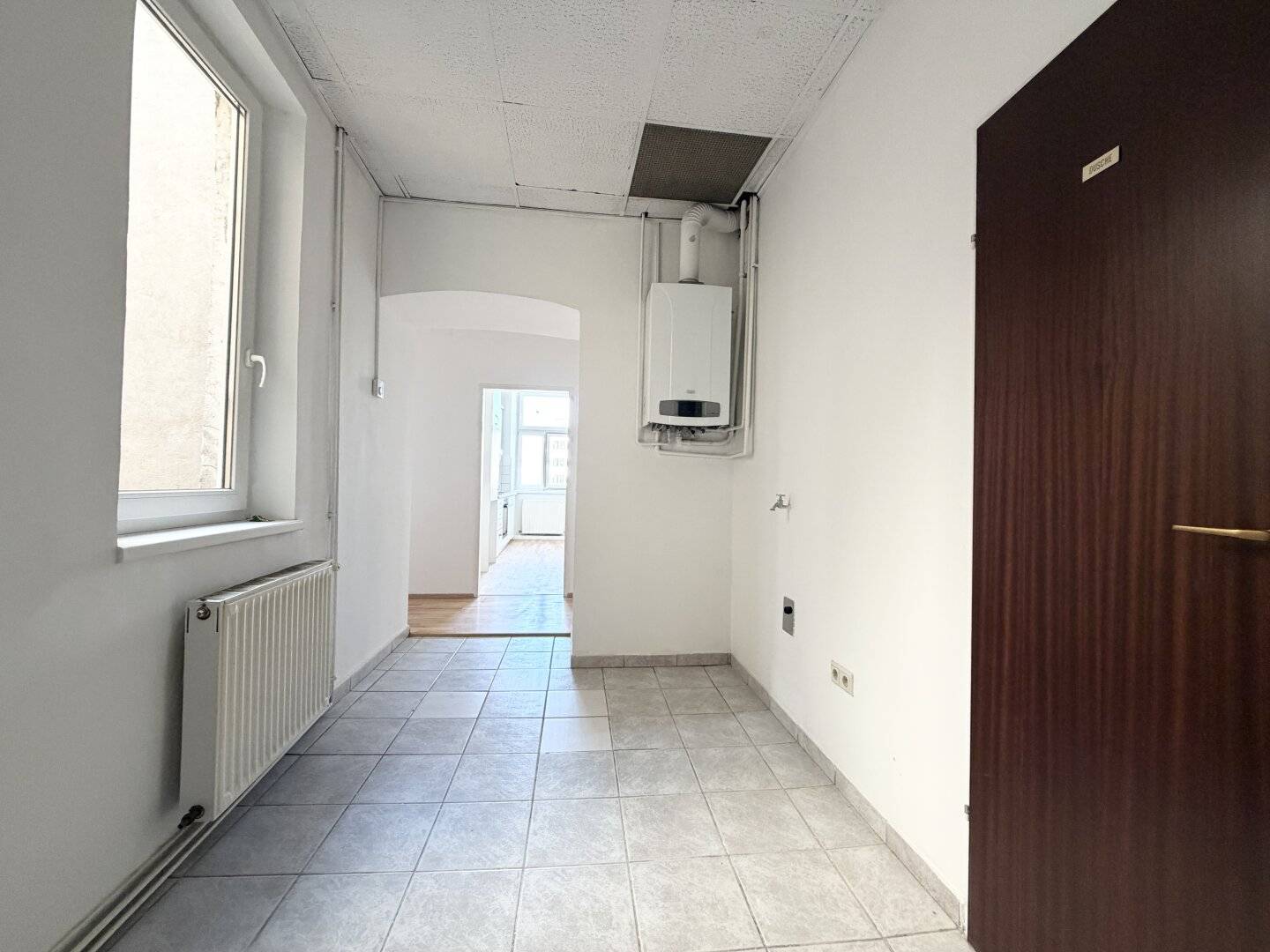 Unlimited-term WG-suitable 5-room apartment in 15th district near U4 and U6