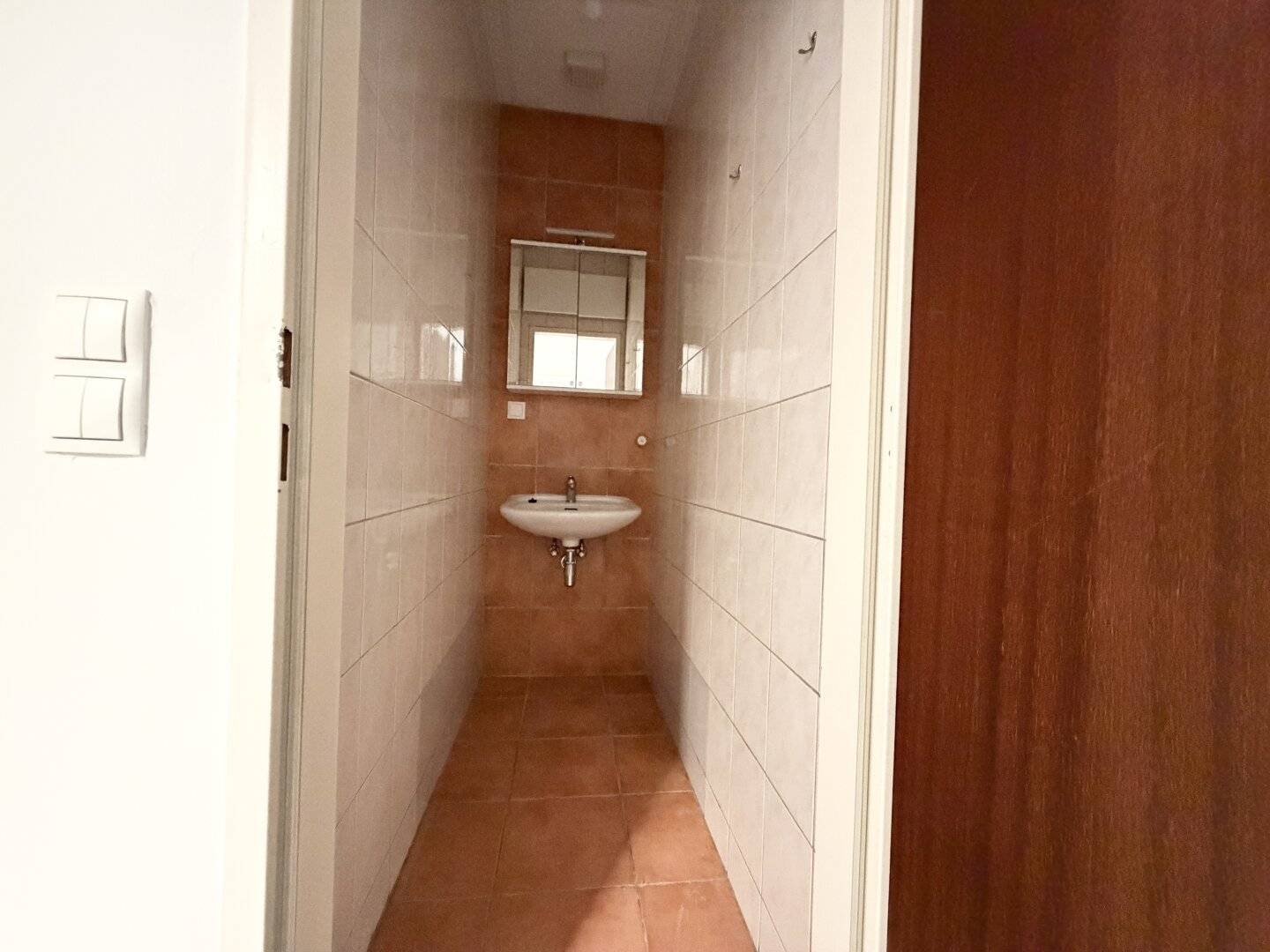 Unlimited-term WG-suitable 5-room apartment in 15th district near U4 and U6