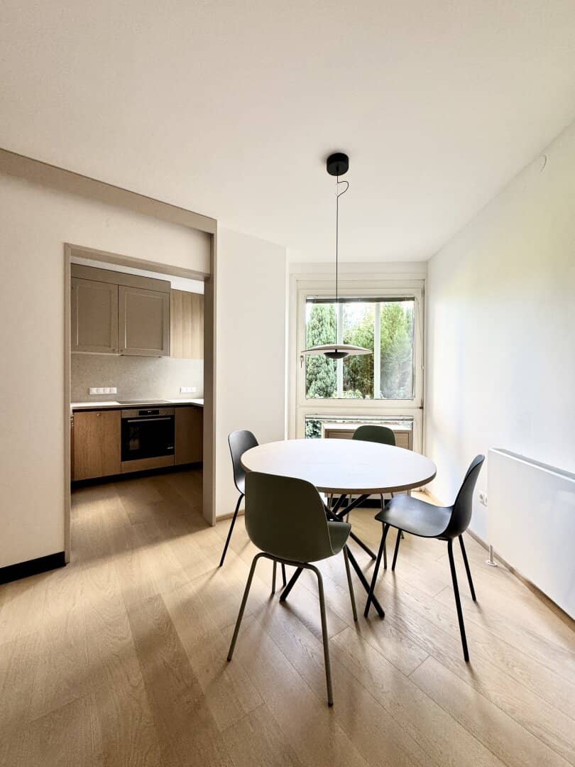 1120 Vienna - Near Schloss Hetzendorf  Beautiful first occupancy after complete renovation  Modern furnished living-sleeping room with sleeping niche for rent