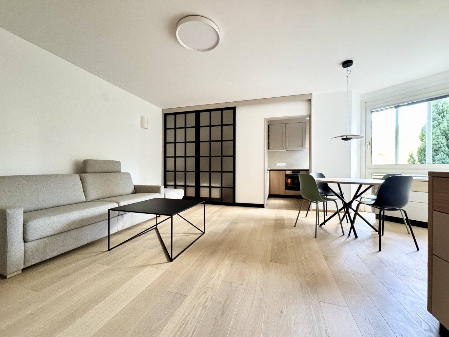 1120 Vienna - Near Schloss Hetzendorf  Beautiful first occupancy after complete renovation  Modern furnished living-sleeping room with sleeping niche for rent