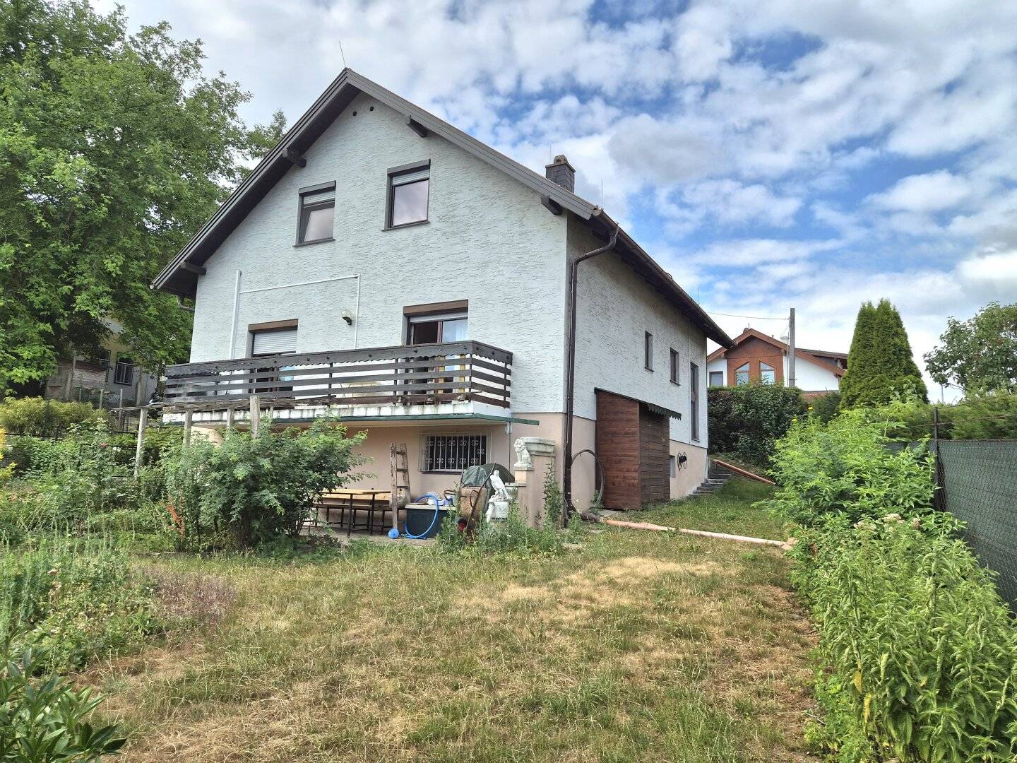 Two-family house with pool at the edge of the forest for sale!