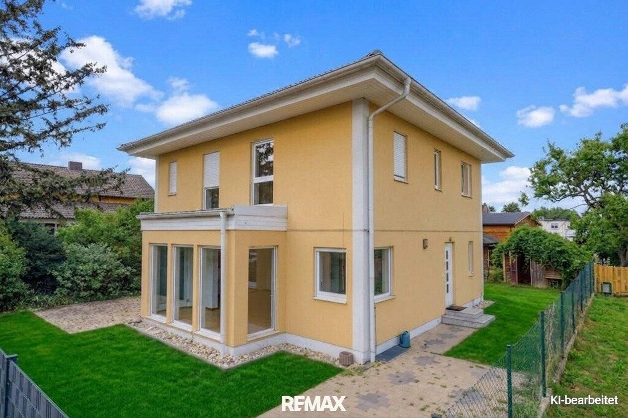 An adaptable home for the whole family (5 rooms), green surroundings, tranquility and the city just a quick suburban train hop away