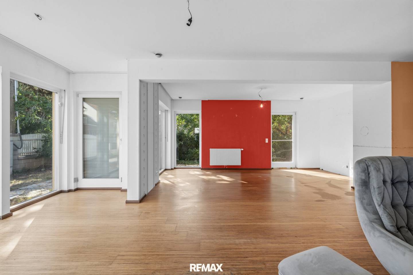 An adaptable home for the whole family (5 rooms), green surroundings, tranquility and the city just a quick suburban train hop away