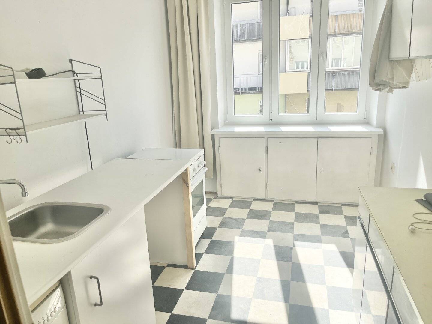 Open-ended, bright 1-room apartment - Near Floridsdorf Station