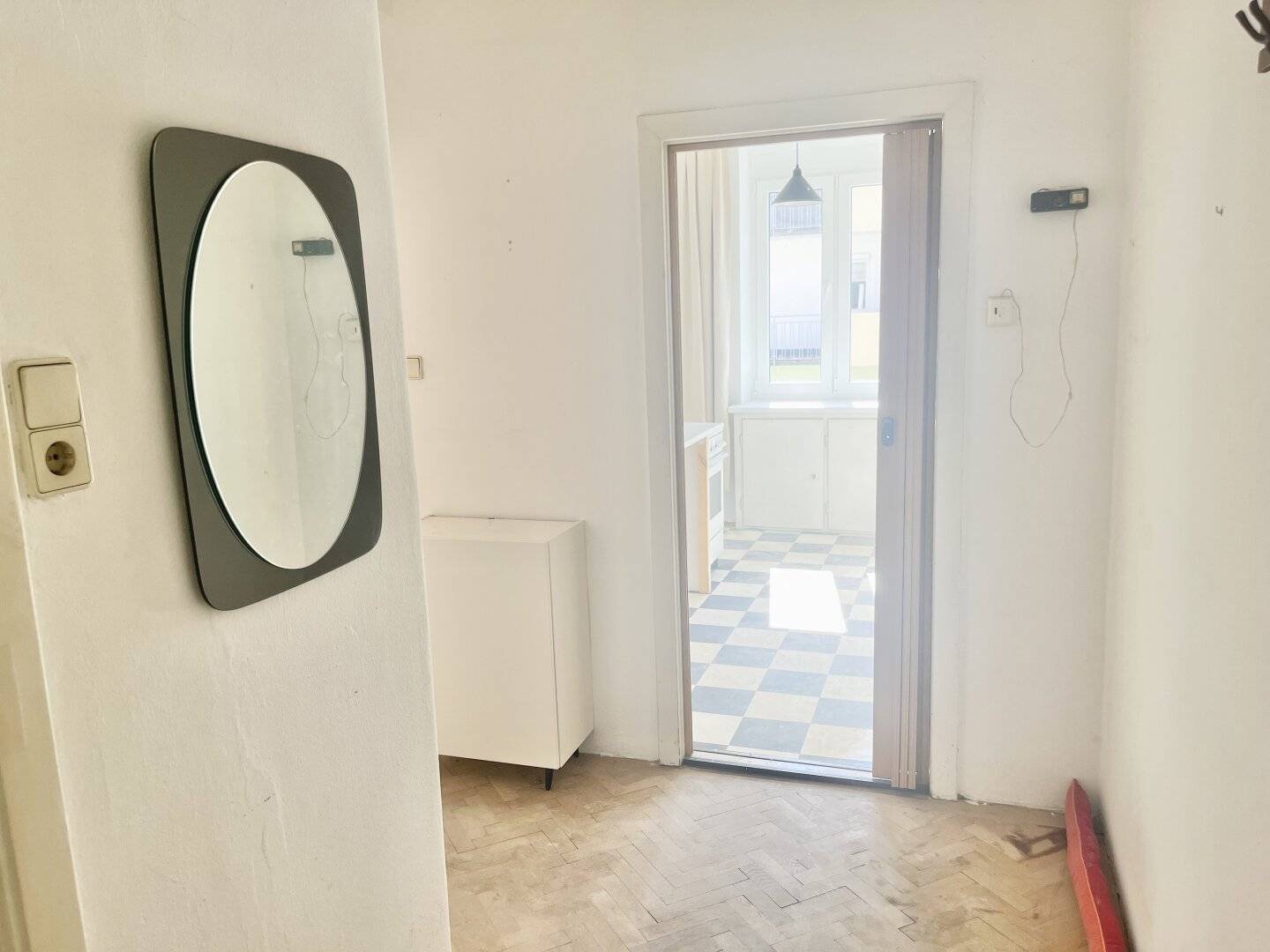 Open-ended, bright 1-room apartment - Near Floridsdorf Station