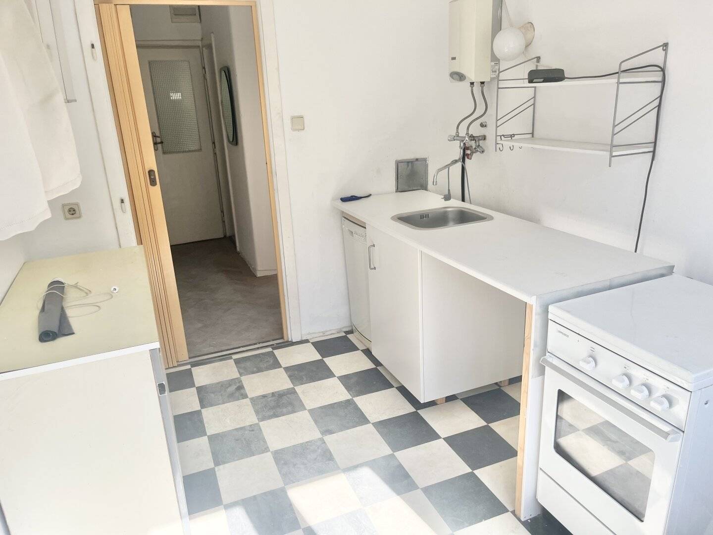 Open-ended, bright 1-room apartment - Near Floridsdorf Station