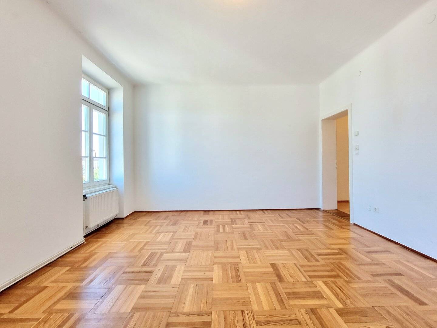 58 m² with two rooms and elevator – € 649 including operating costs