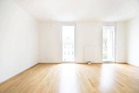 Attractive apartment with courtyard-facing balcony
