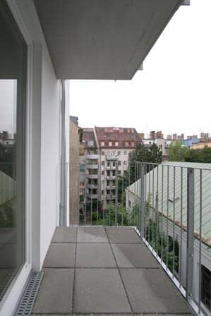 Attractive apartment with courtyard-facing balcony