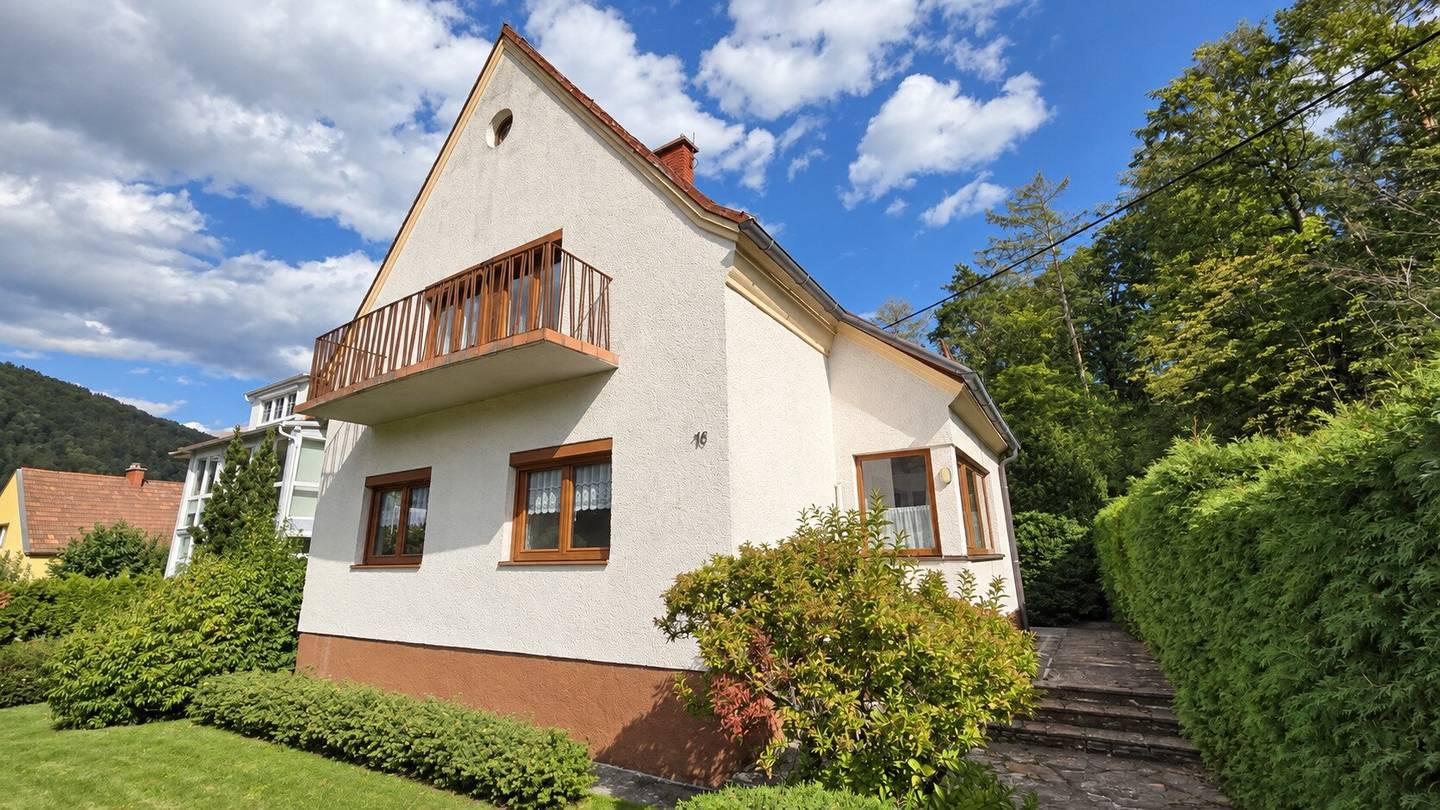 Charming single-family house with lots of potential in Gloggnitz