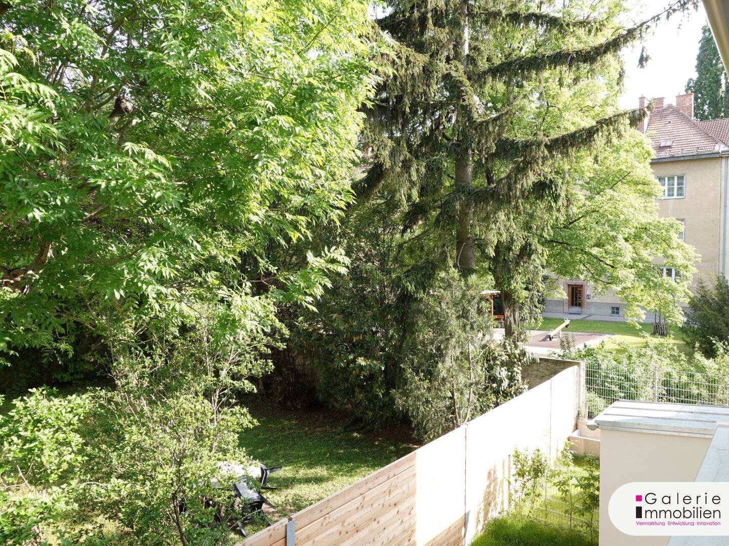 Very nice quiet apartment with separate south terrace
