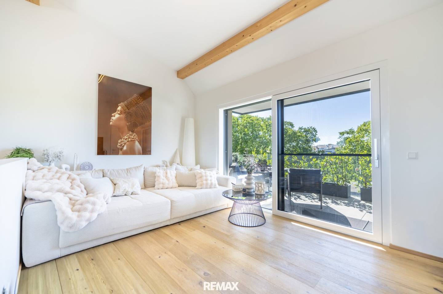 Two Levels. One Home - Stylish Maisonette Apartment in the Northern Flachgau