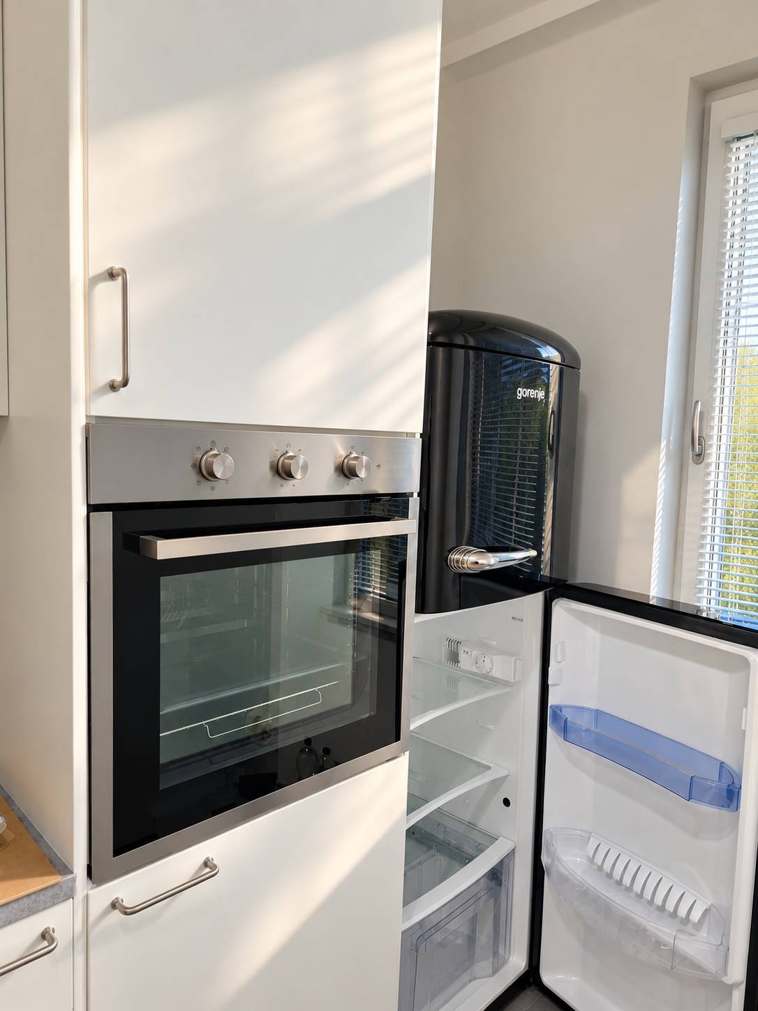 Bright apartment with lift and new fitted kitchen