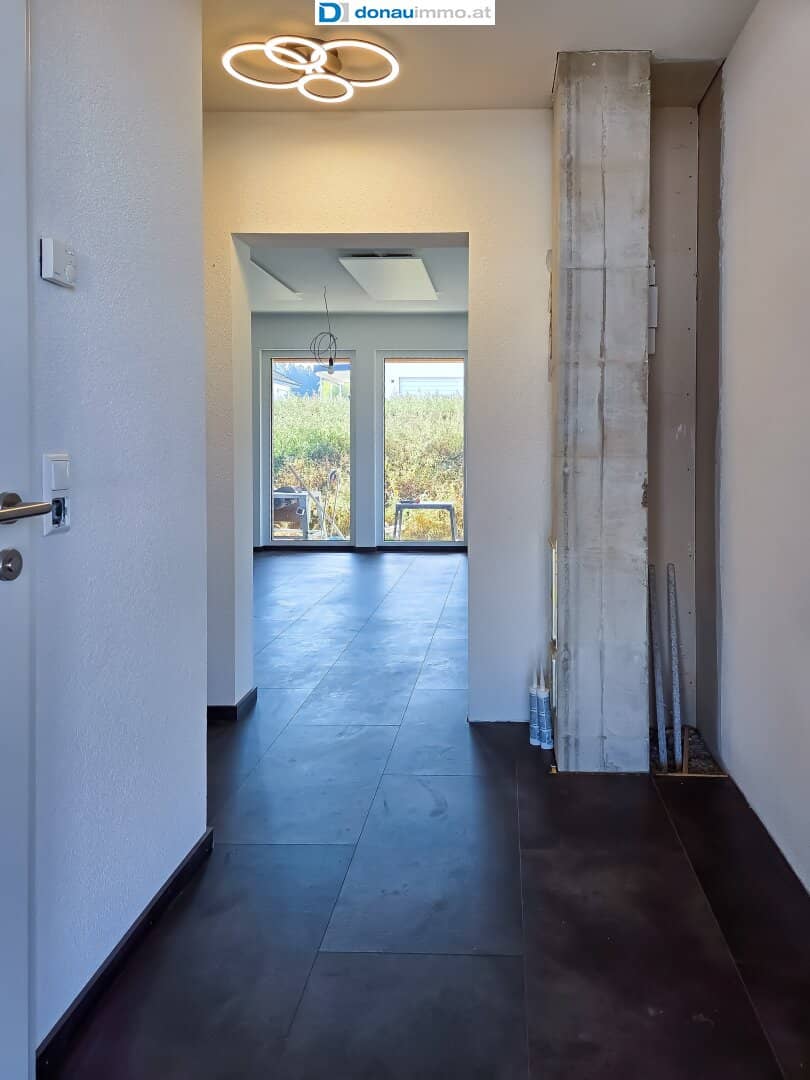 Newly rebuilt and ready to move in: Modern bungalow in a quiet location